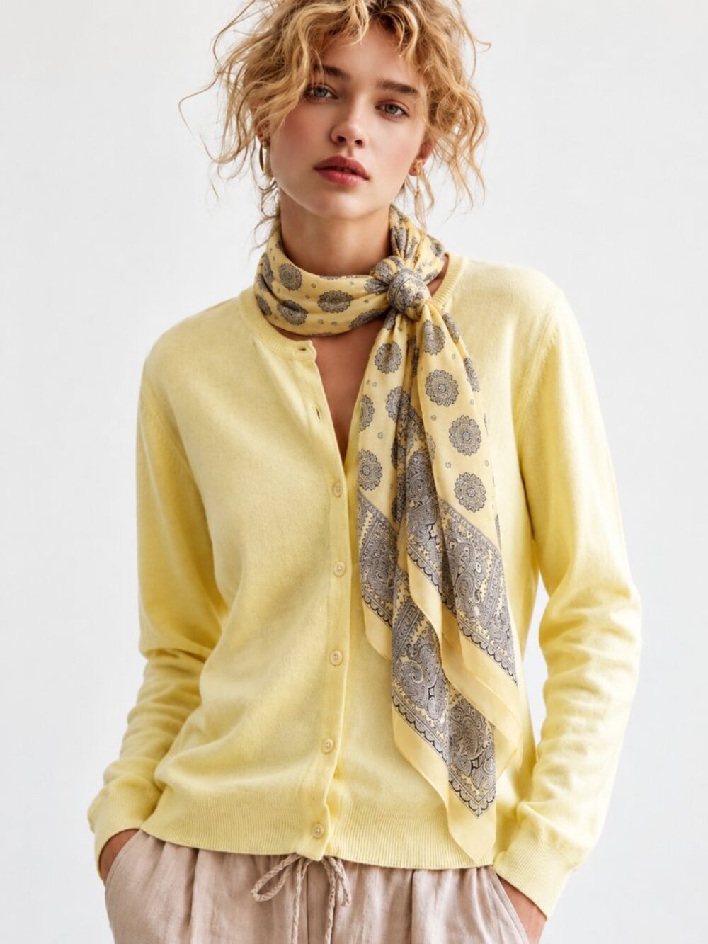 Italian designer cashmere/silk/wool knit cardigan, incl. scarf